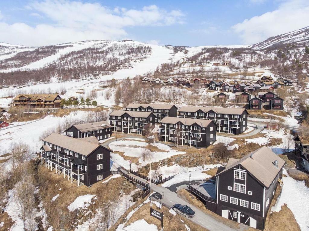Oppdal Alpintun Stolen Ski In - Ski Out Exterior foto